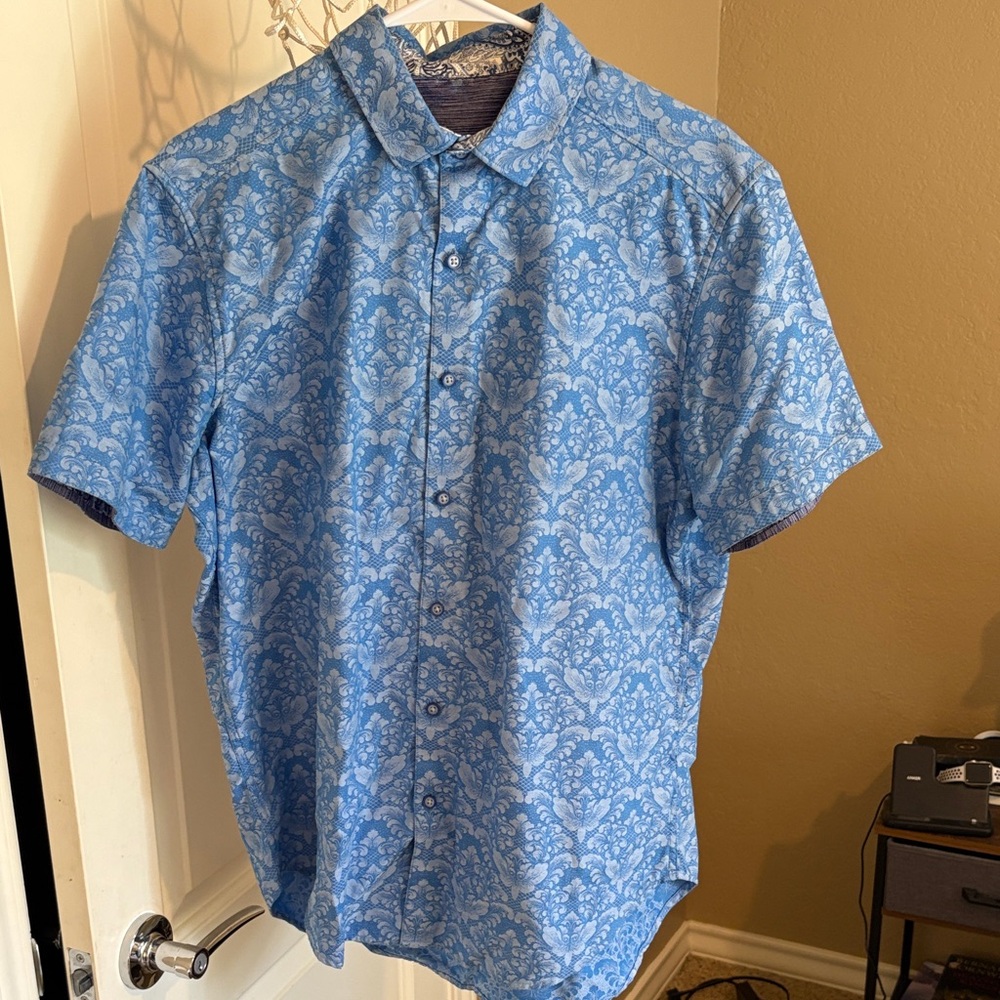 Robert Graham Light Blue Floral Button Down Shirt